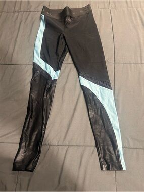 Koral Black and Light Blue mesh detail Colorblock Leggings